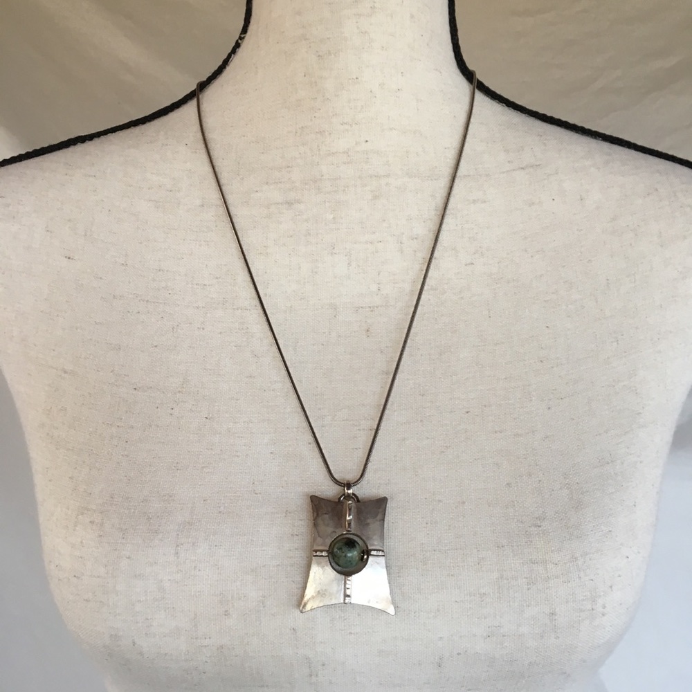 Silver Tone Pendant Necklace
